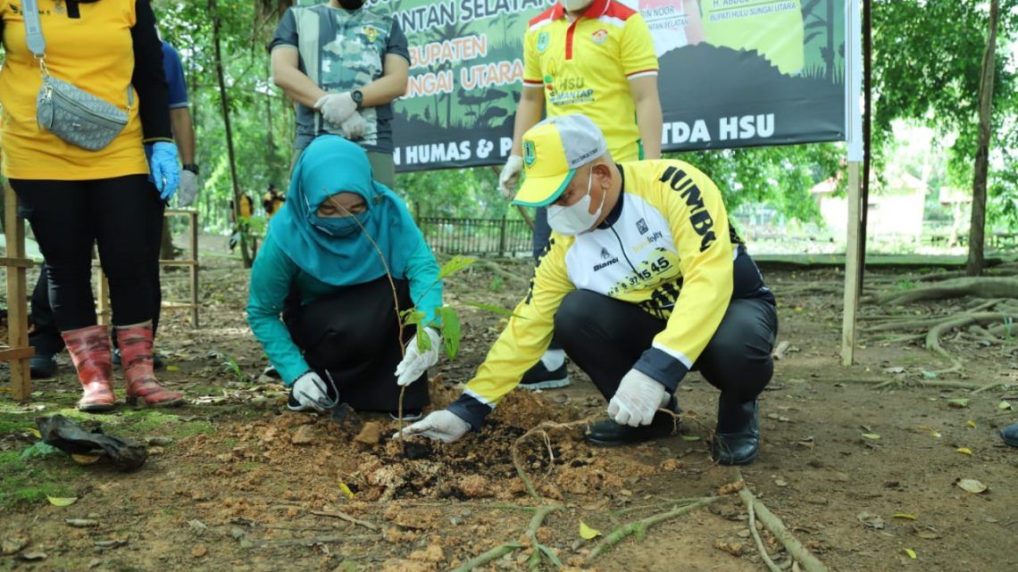 Bupati Wahid Sukseskan Gerakan Menanam 10.000 Pohon di HSU